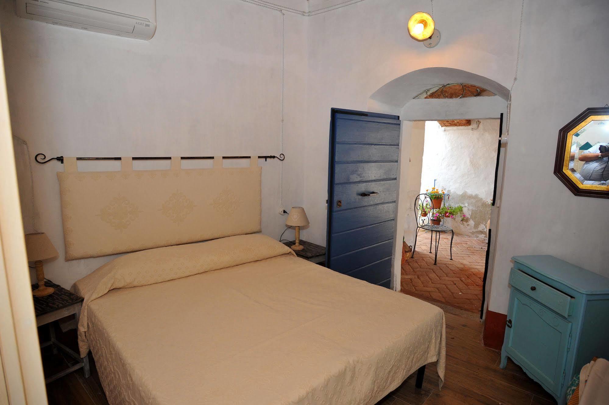 B&B Corte San Lussorio Oliena Exteriér fotografie