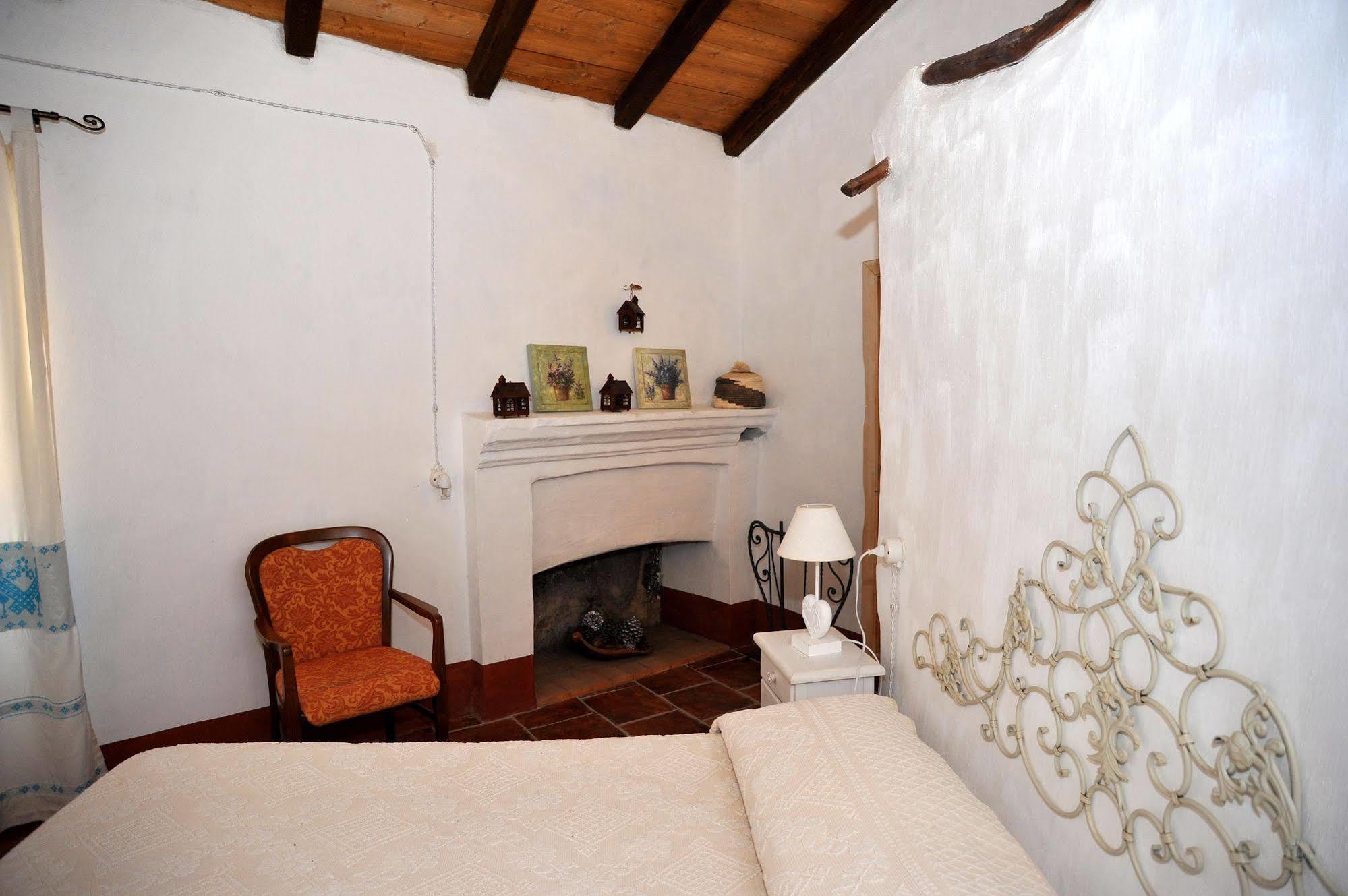 B&B Corte San Lussorio Oliena Exteriér fotografie